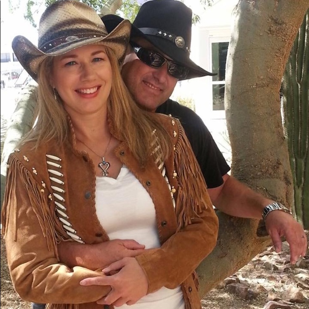 Meet your Poshers, Teresa & Dan